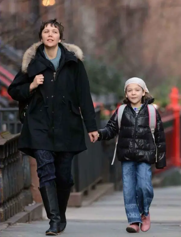 Maggie Gyllenhaal with her daughters.