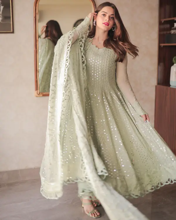 Minal Khan wore a light green dress on this Eid Ul Fitr 2022.