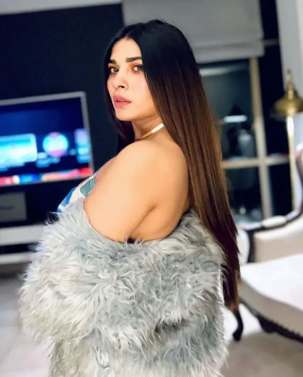 Mahi Baloch Turns Up The Heat With Stunning New Pictures