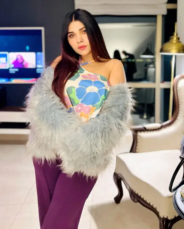 Mahi Baloch Turns Up The Heat With Stunning New Pictures