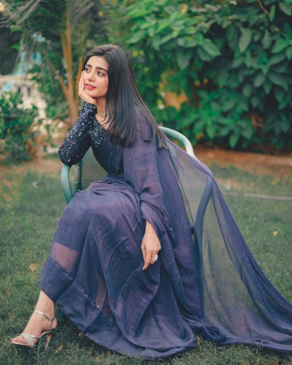 Sehar Khan Dazzles in an Elegant Purple Gown