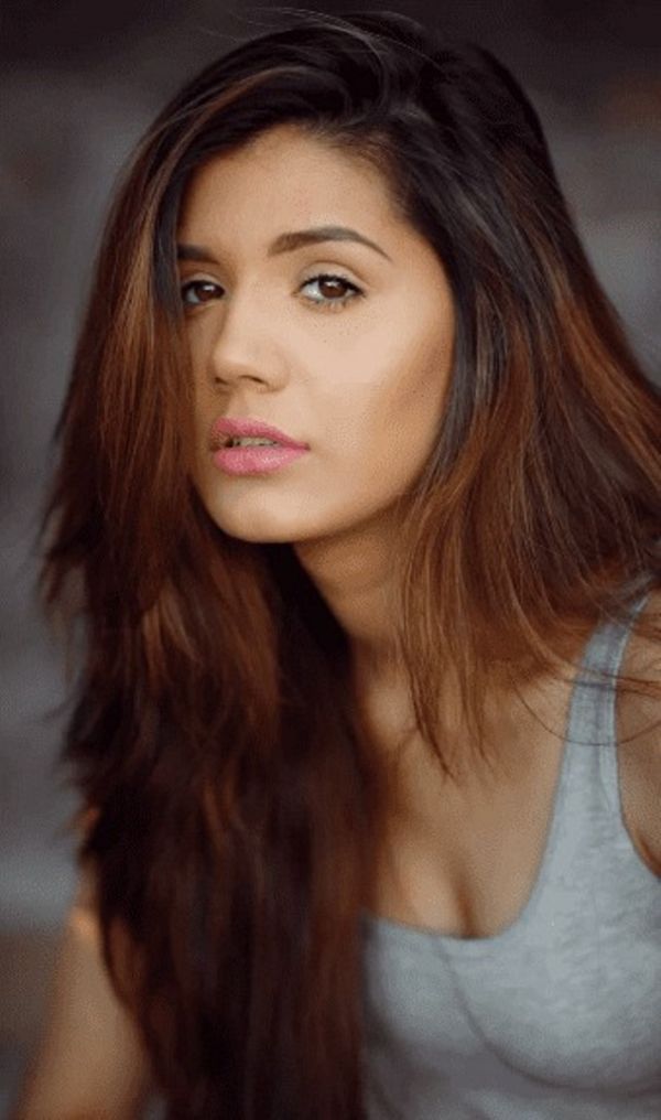 Kiran Ashfaque New Bold PICS are Stunning in Style and Elegance