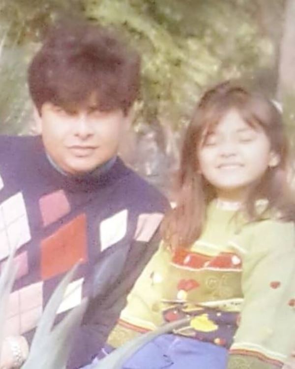 Dur-e-Fishan Saleem with her father