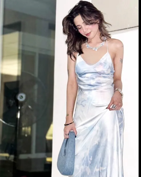 Aima Baig's Daring Fashion Statement